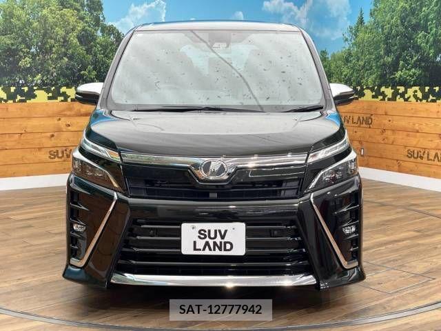 Toyota VOXY 2019-03 370523-14