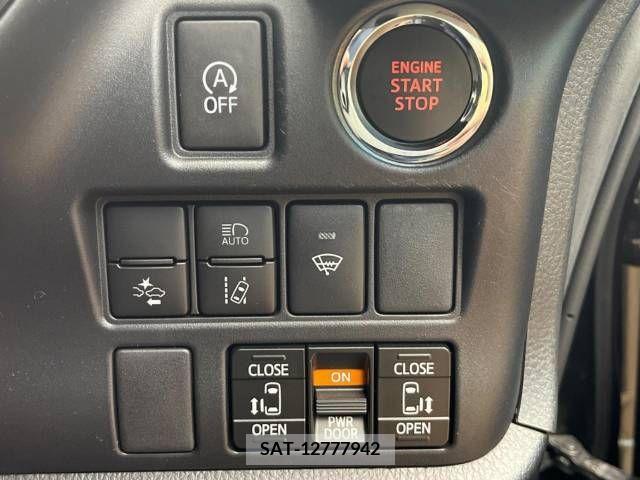Toyota VOXY 2019-03 370523-6