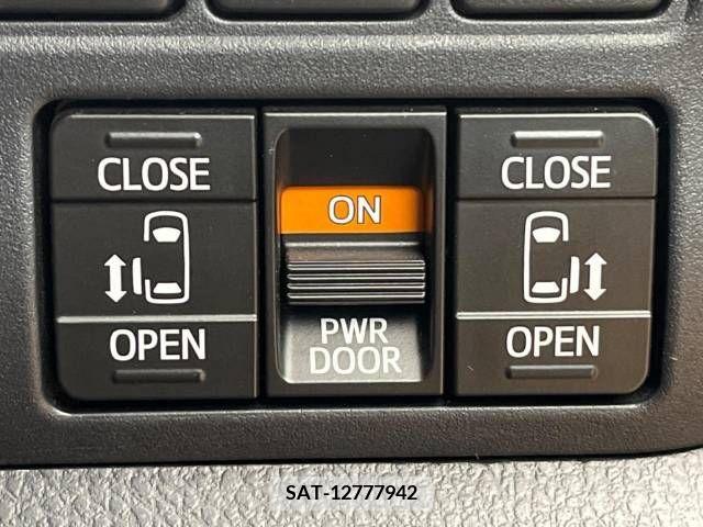 Toyota VOXY 2019-03 370523-5