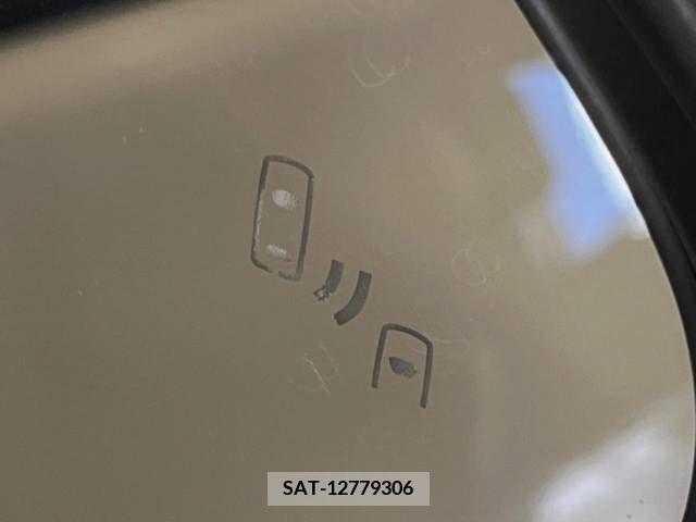 Toyota SIENTA 2023-08 368141-7