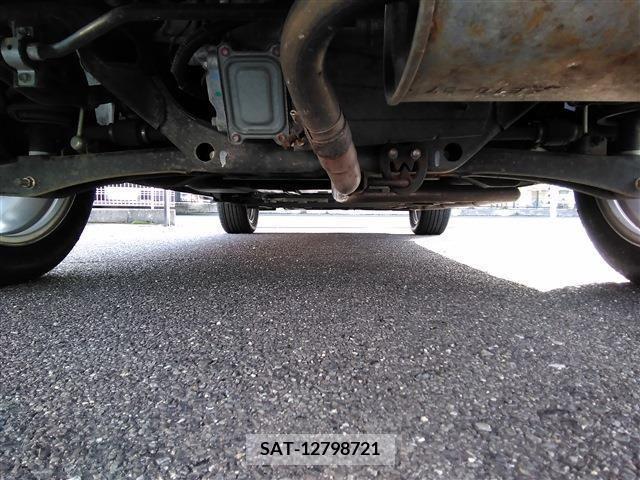 Mitsubishi OUTLANDER PHEV 2014-06 213118-14