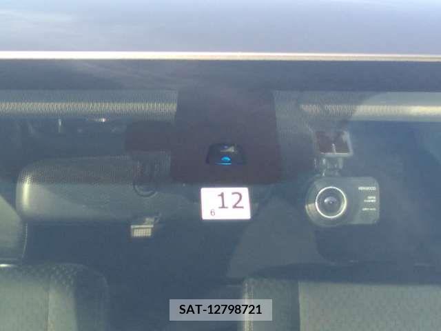 Mitsubishi OUTLANDER PHEV 2014-06 213118-12