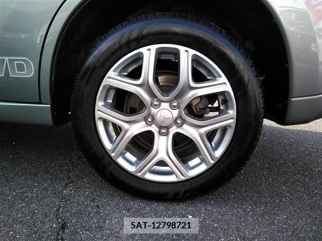 Mitsubishi OUTLANDER PHEV 2014-06 213118-10