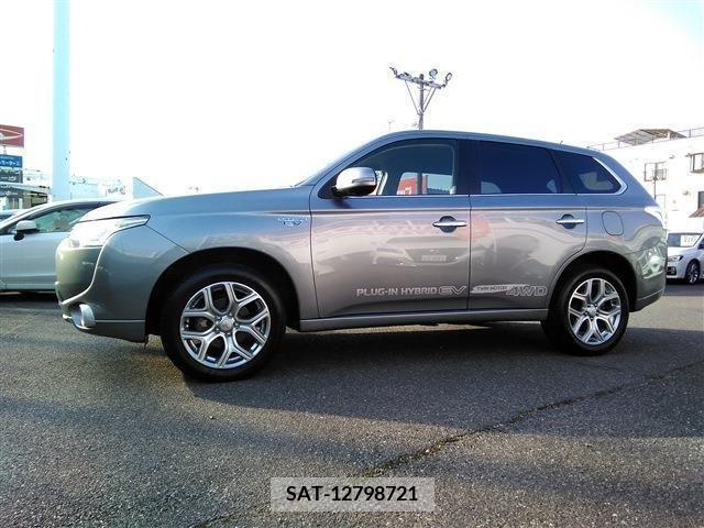 Mitsubishi OUTLANDER PHEV 2014-06 213118-8