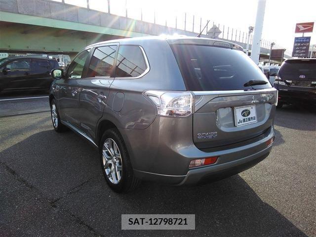 Mitsubishi OUTLANDER PHEV 2014-06 213118-7