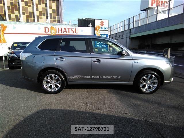 Mitsubishi OUTLANDER PHEV 2014-06 213118-5