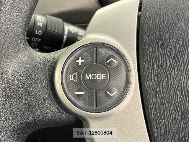 Toyota PRIUS 2015-06 328359-4