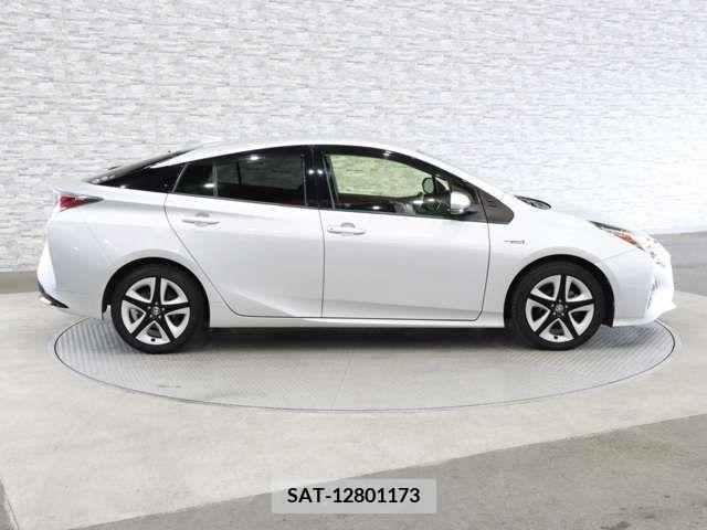 Toyota PRIUS 2016-08 322336-11