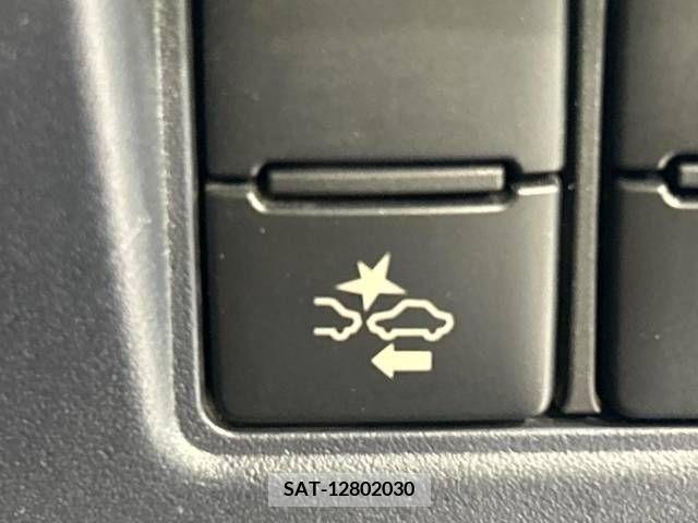 Toyota NOAH 2016-09 349885-2