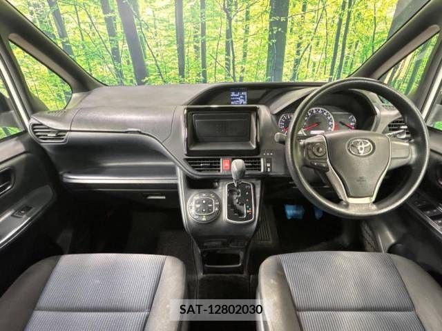 Toyota NOAH 2016-09 349885-1