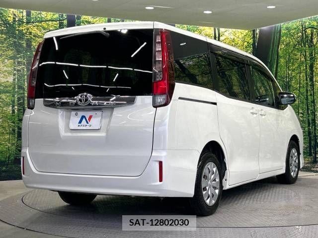 Toyota NOAH 2016-09 349885-18