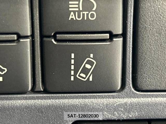 Toyota NOAH 2016-09 349885-4