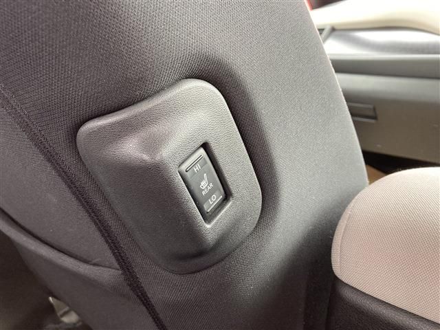 Nissan LEAF 2018-04 3635-18