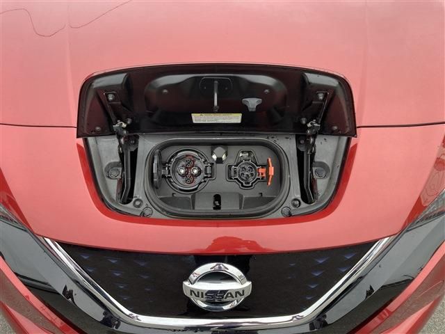 Nissan LEAF 2018-04 3635-21