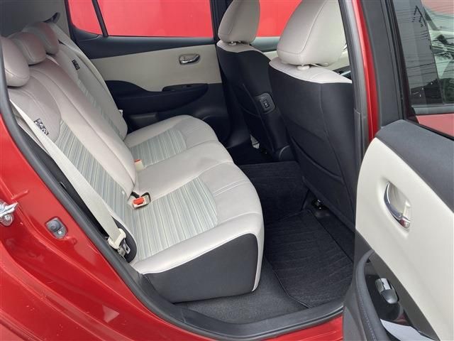 Nissan LEAF 2018-04 3635-4