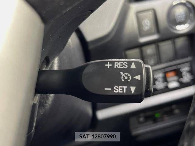 Toyota NOAH 2021-06 377638-7