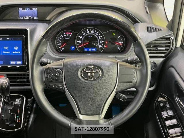Toyota NOAH 2021-06 377638-12