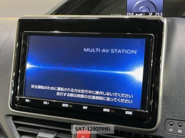 Toyota NOAH 2021-06 377638-4