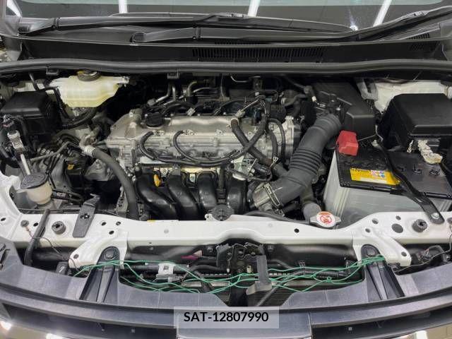 Toyota NOAH 2021-06 377638-19