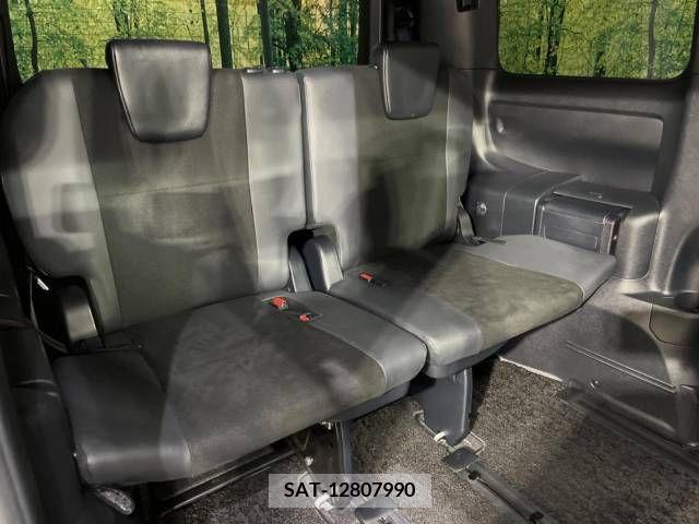 Toyota NOAH 2021-06 377638-10