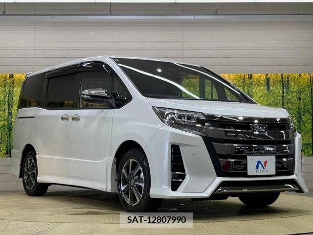 Toyota NOAH 2021-06 377638-17