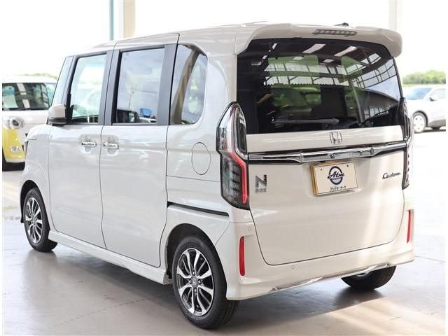 Honda N BOX CUSTOM 2023-08 189874-5