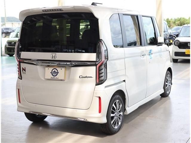 Honda N BOX CUSTOM 2023-08 189874-3
