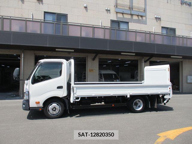 Hino DUTRO 2017-02 320417-5