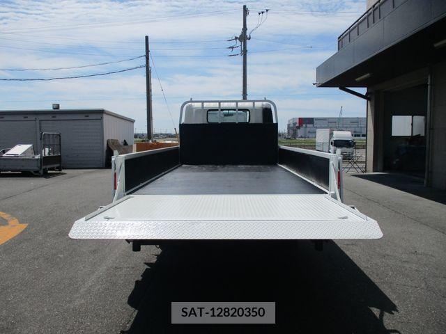 Hino DUTRO 2017-02 320417-7
