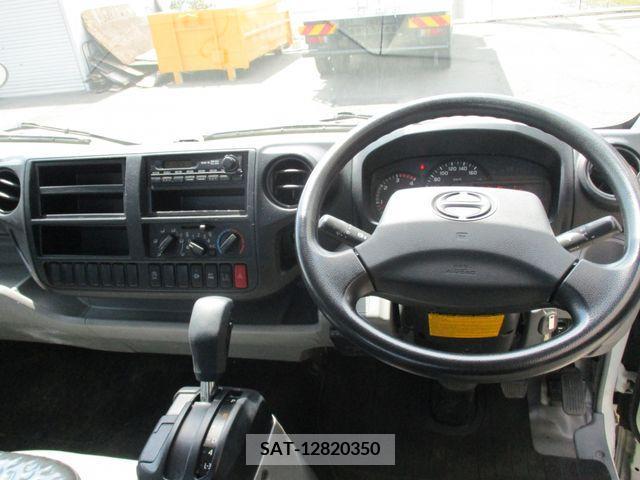 Hino DUTRO 2017-02 320417-12