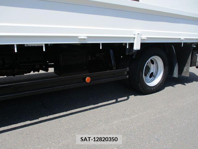 Hino DUTRO 2017-02 320417-11