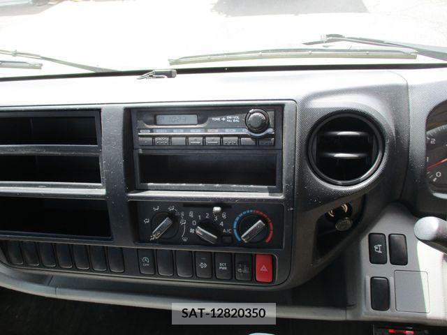 Hino DUTRO 2017-02 320417-14