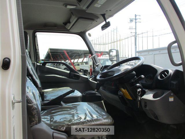 Hino DUTRO 2017-02 320417-13