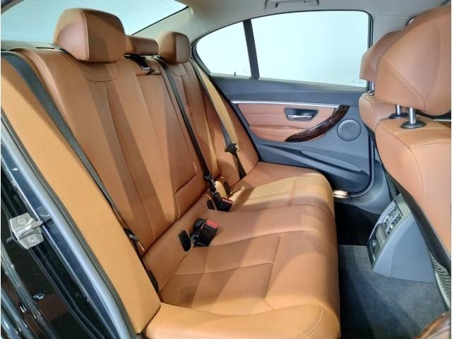 Bmw 3 SERIES 2017-02 6133-11