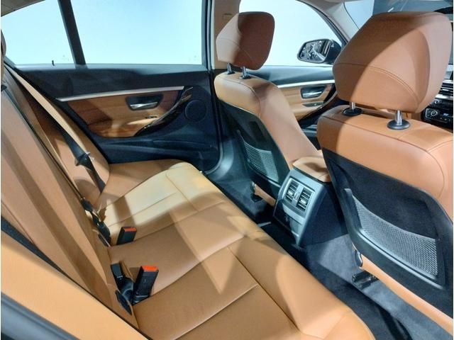 Bmw 3 SERIES 2017-02 6133-12