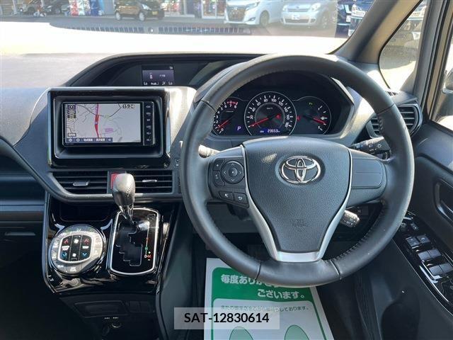 Toyota VOXY 2021-08 289136-13