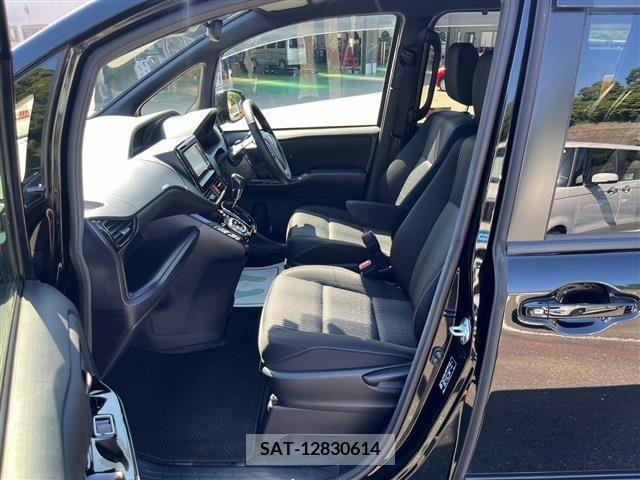 Toyota VOXY 2021-08 289136-2