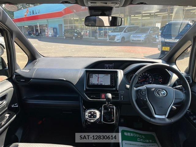 Toyota VOXY 2021-08 289136-1
