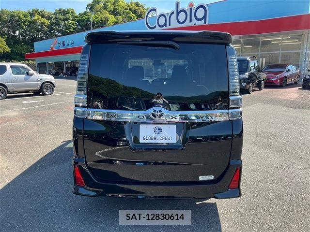 Toyota VOXY 2021-08 289136-10