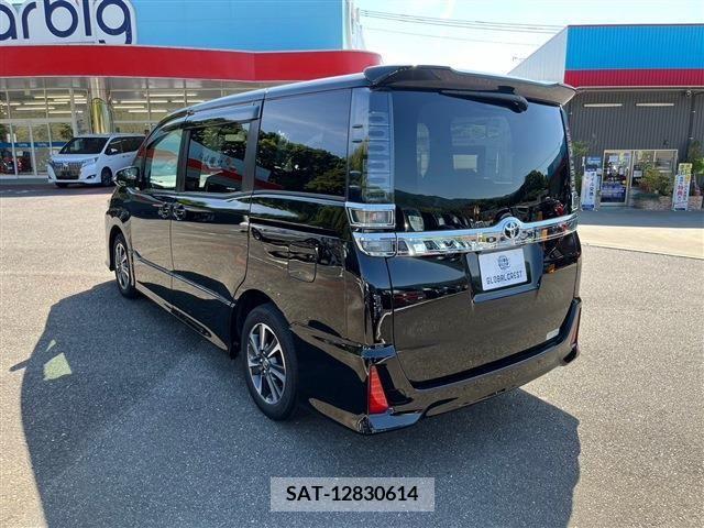 Toyota VOXY 2021-08 289136-9