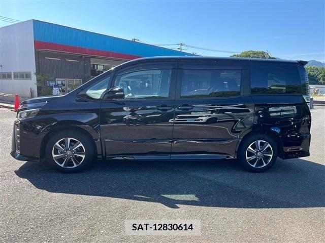 Toyota VOXY 2021-08 289136-8