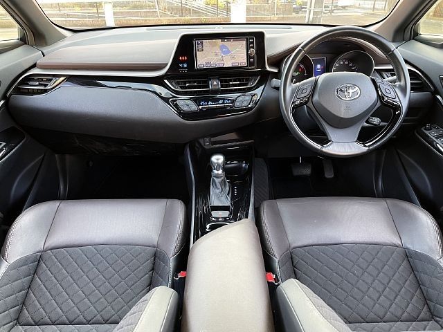 Toyota C-HR 2017-05 194841-1