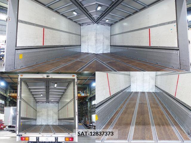MITSUBISHI FUSO Fighter 2010-11 353129-9
