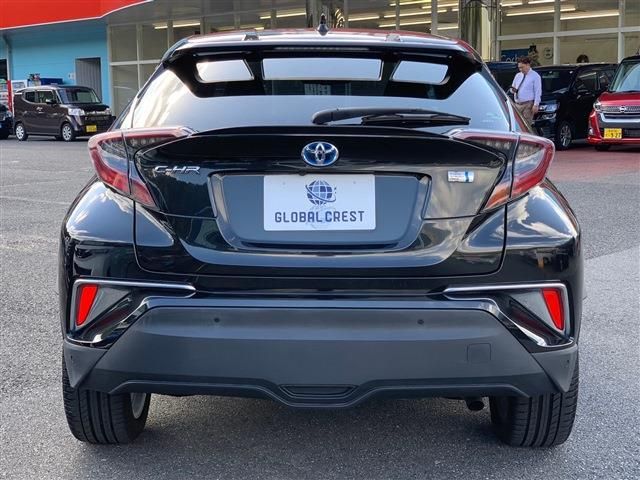Toyota C-HR 2017-08 188725-10