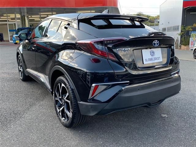 Toyota C-HR 2017-08 188725-9
