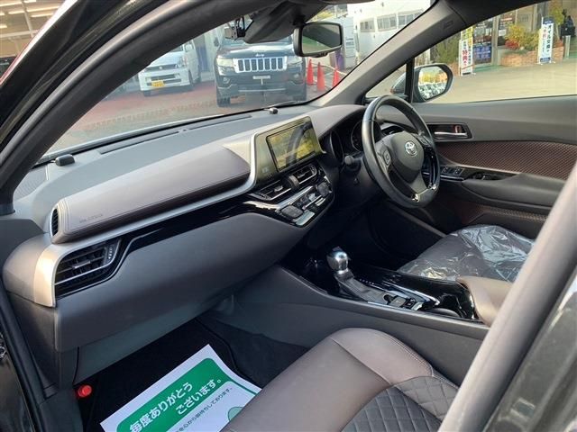 Toyota C-HR 2017-08 188725-18