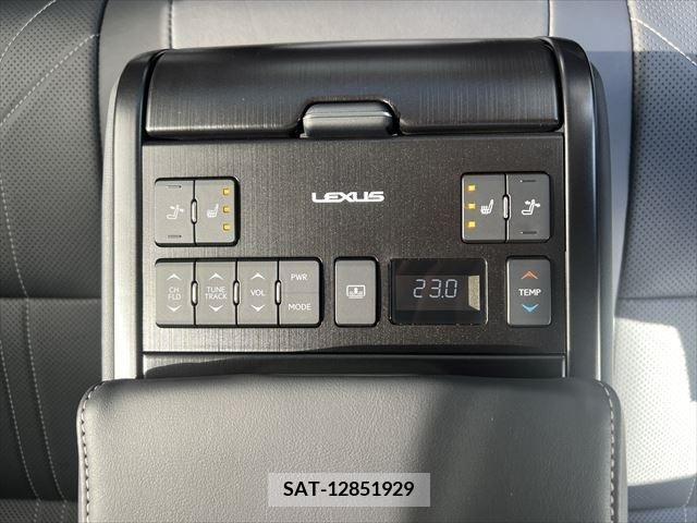 Lexus ES 2019-10 387845-17