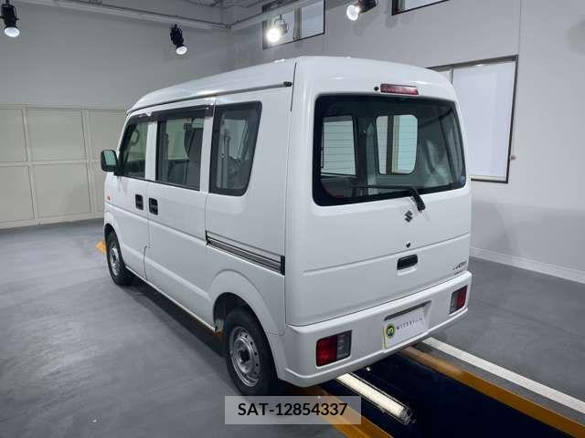 Suzuki EVERY 2013-03 268927-5