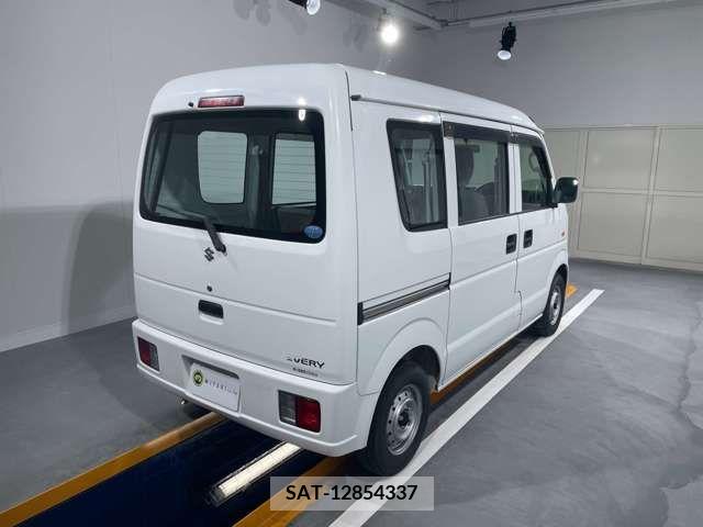 Suzuki EVERY 2013-03 268927-7