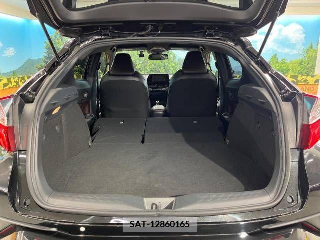 Toyota C-HR 2017-12 295395-10